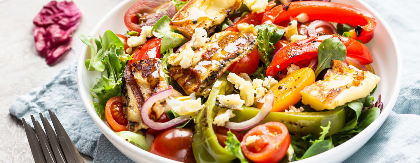 Read more about the article Easy Summer Salads that cover the 5 food groups